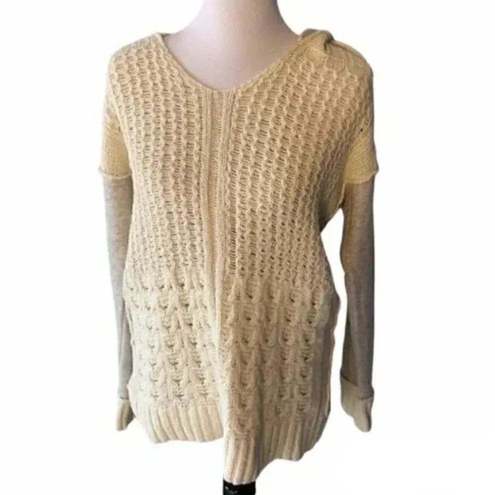 Vintage Havana Women’s VNeck Hooded Sweater